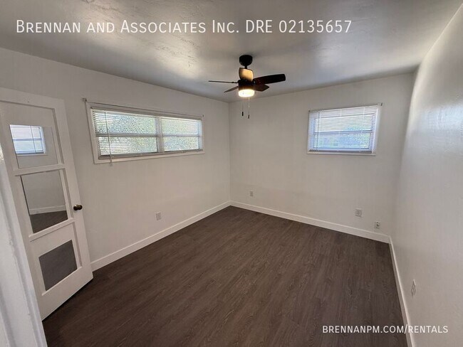 Building Photo - 456 Davidson-#B