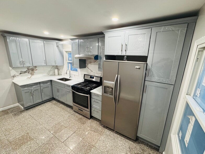 Building Photo - 741 Salem Rd