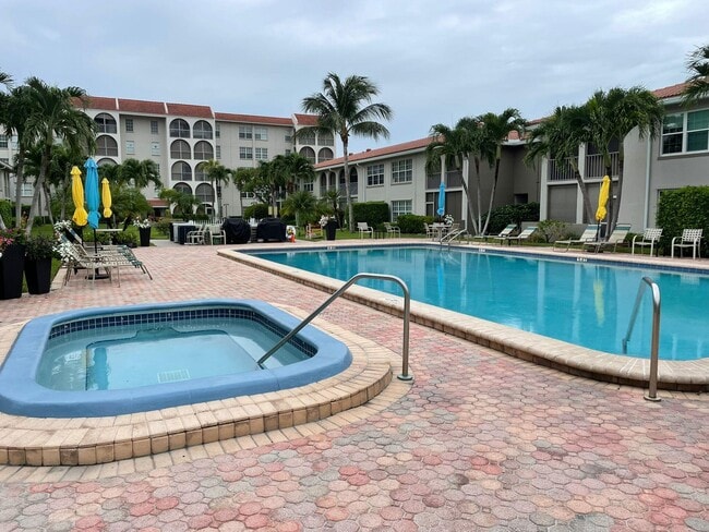 Building Photo - 250 NE 20th St