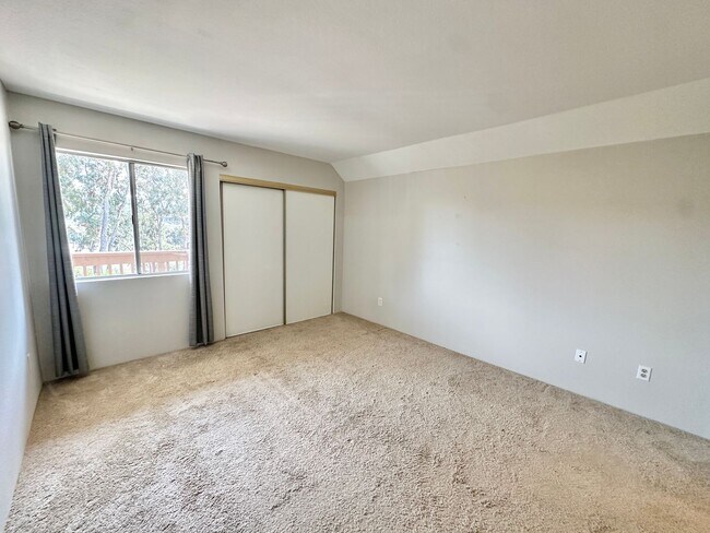 Building Photo - 2 Bedroom Condo in Mission Valley!
