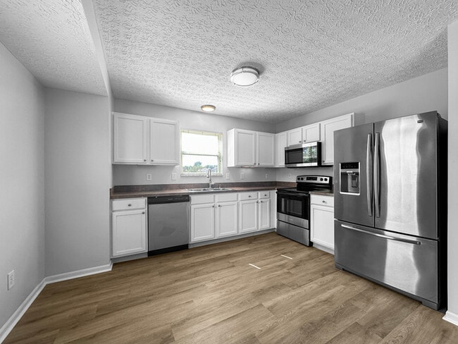 Building Photo - 9030 Trinity Cir
