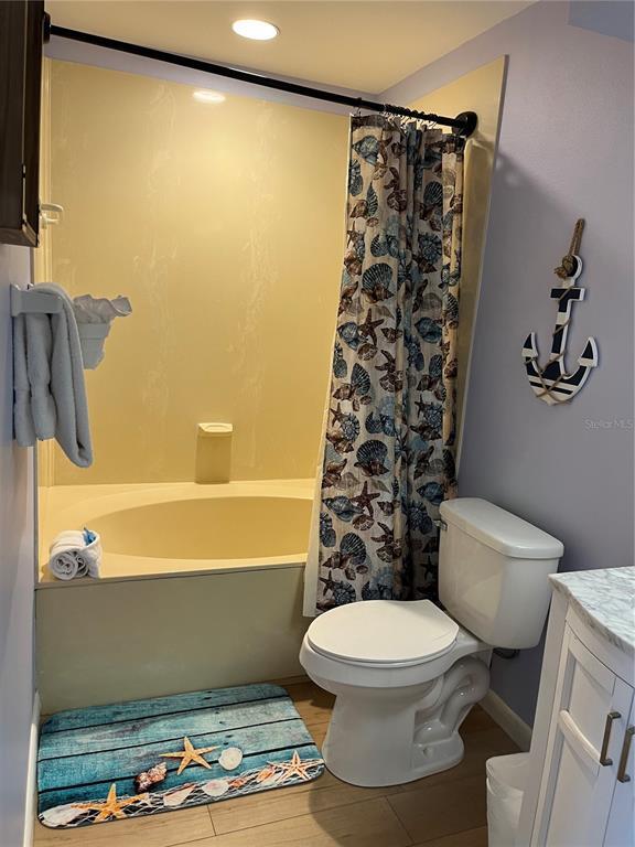 Building Photo - 6050 Bahia Del Mar Cir