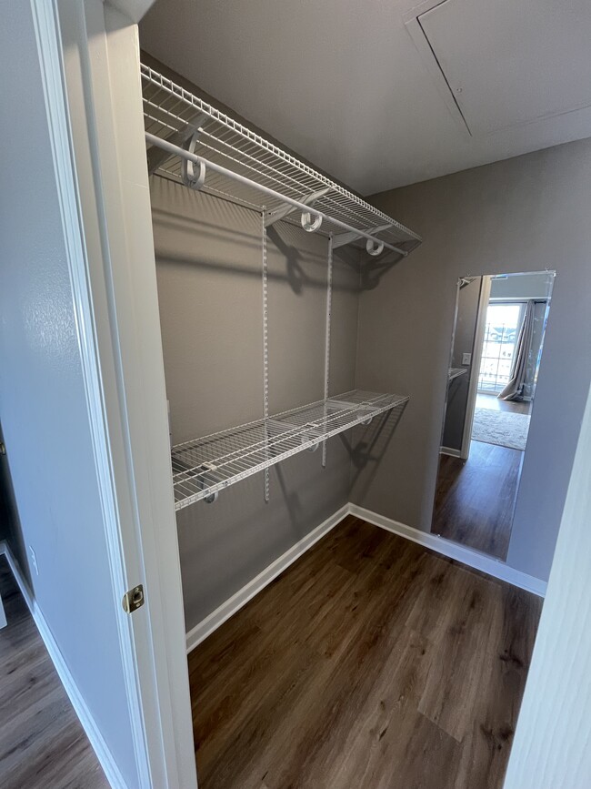 Custom Walk-In Closet - 5704 N Gibralter Way