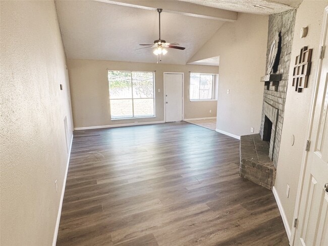 Building Photo - 15822 Baybriar Dr