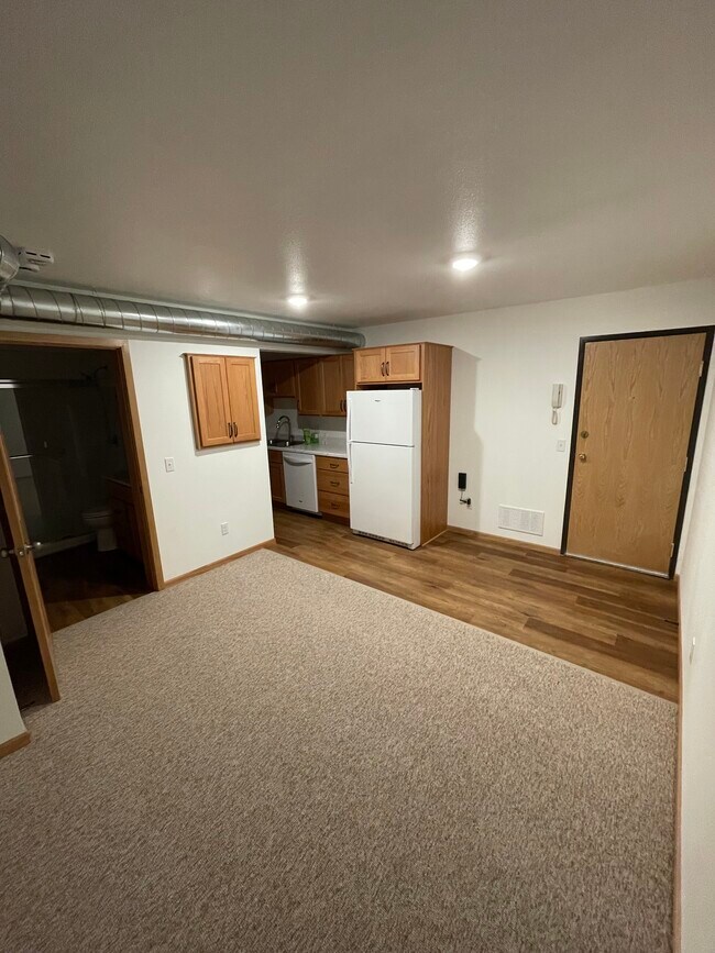 Building Photo - Courthouse View Apartments