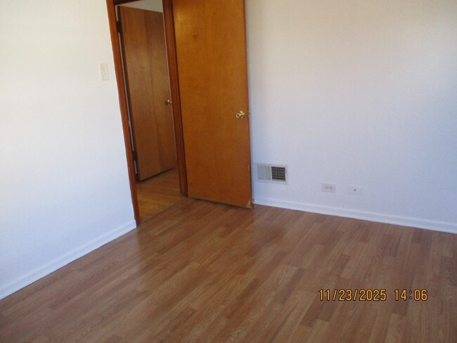 Building Photo - 9737 Warren Ave