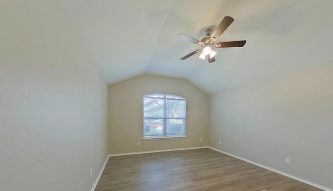 Building Photo - FOR RENT NOW