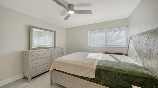 Building Photo - 131 Whispering Sands Cir