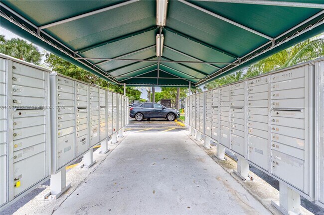 Building Photo - 7419 SW 152nd Ave