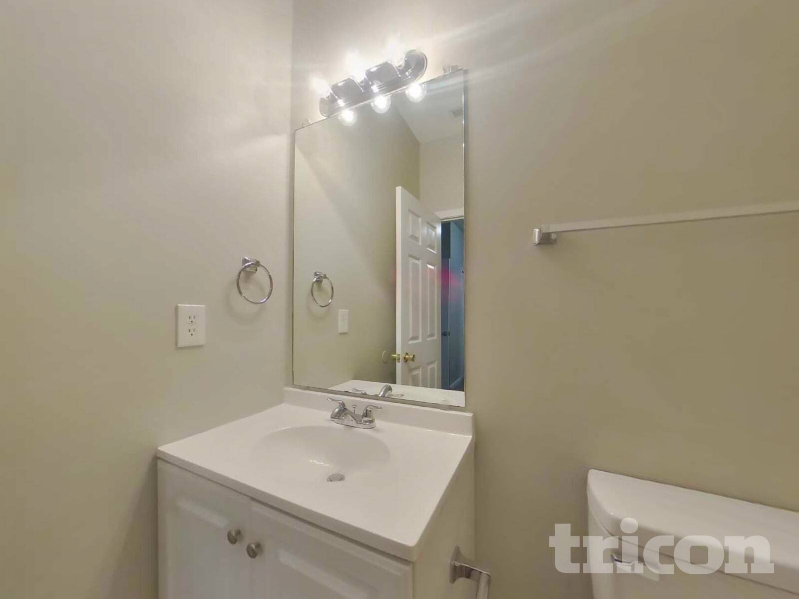 Building Photo - 7093 Springgrove Ct