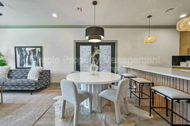 Building Photo - 4005 N Indiana Ave