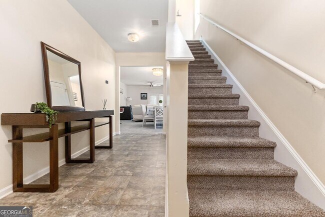 Building Photo - 2896 S Hills