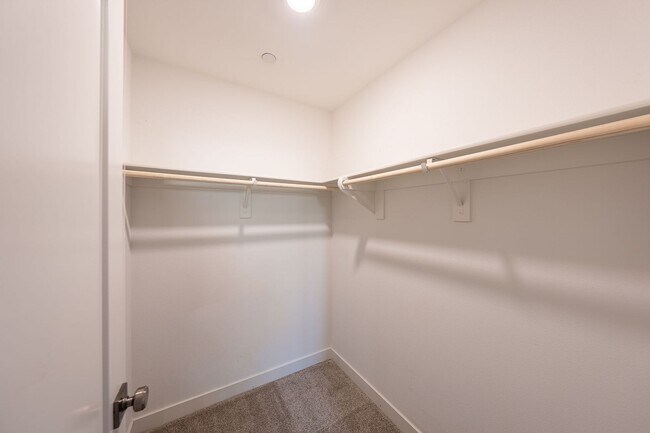 Building Photo - 232 Keeper
