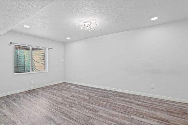 Building Photo - 2877 S Greenhead Dr
