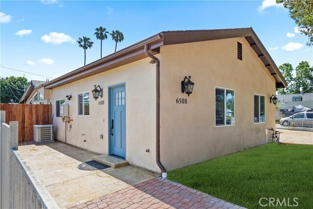 Primary Photo - 6508 Oakdale Ave