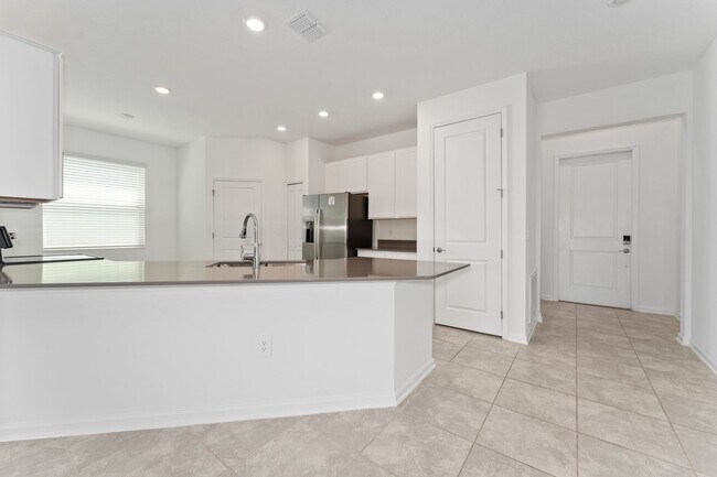 Building Photo - 860 Daring Dr