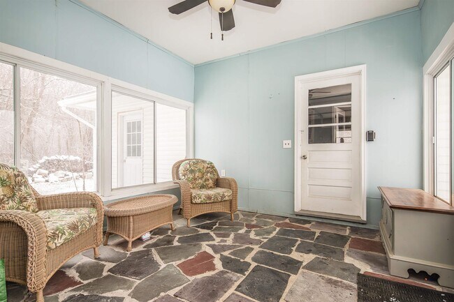 Building Photo - 290 Killington Ave