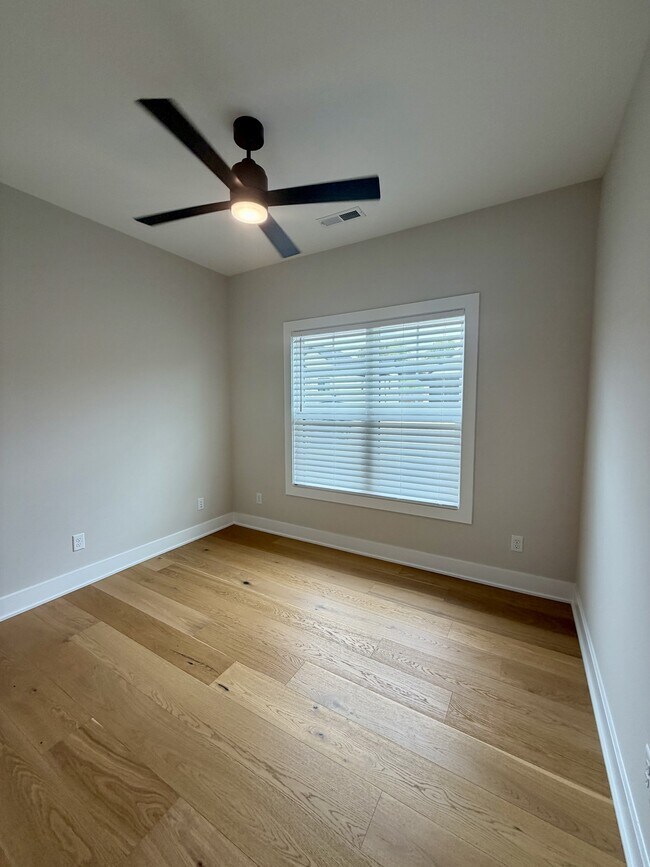 Building Photo - 204 Crest Ridge Ct