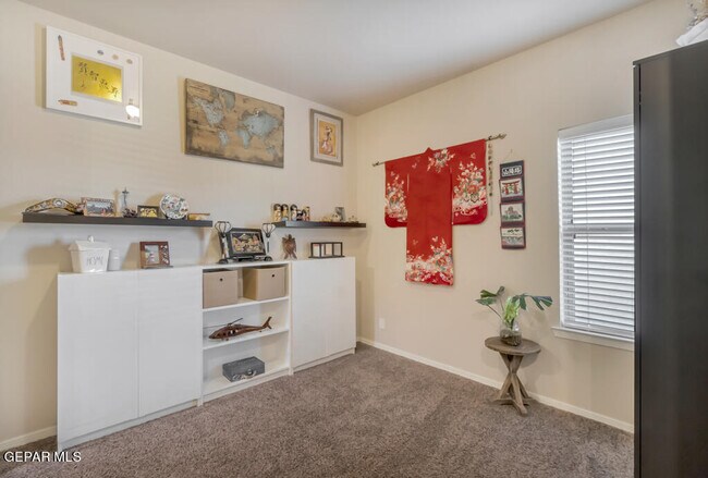 Building Photo - 12581 Blue Heron Dr