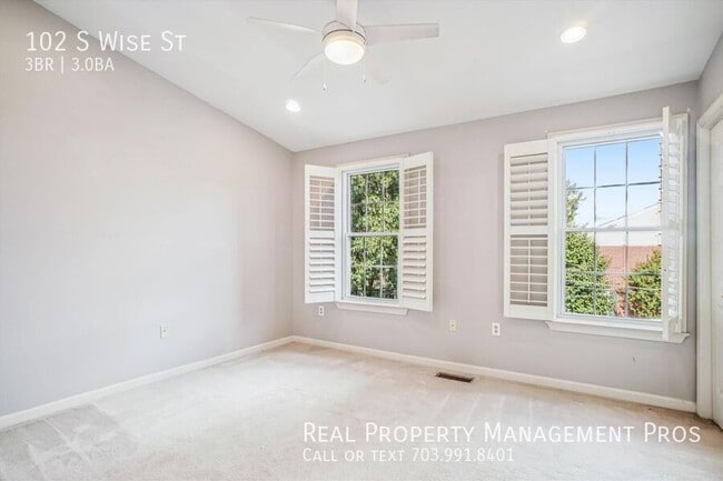 Building Photo - 102 S Wise St