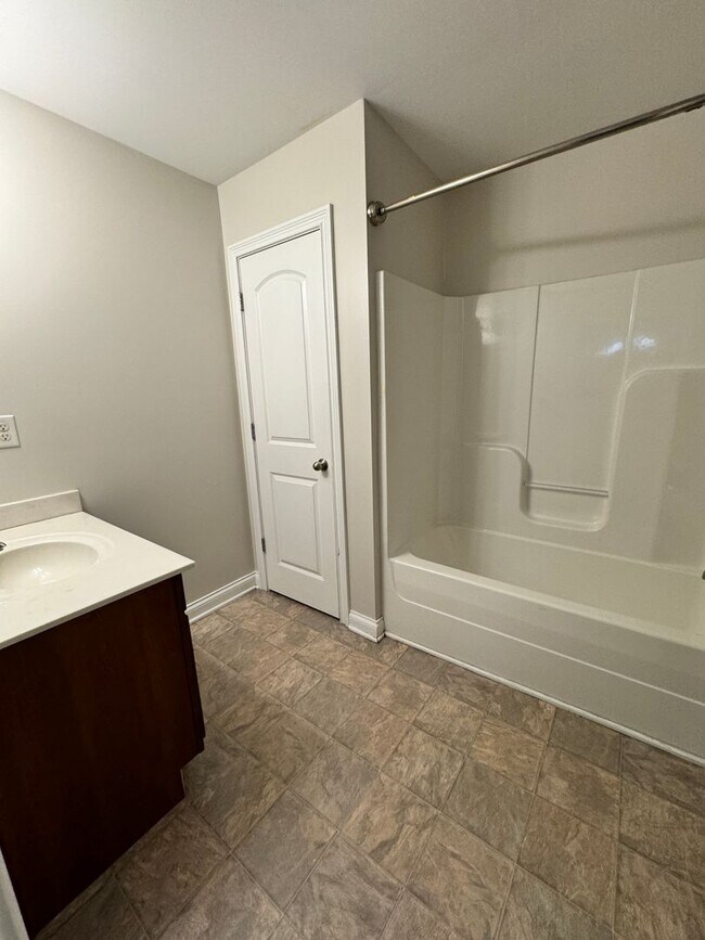 Building Photo - Beautiful 4 Bedroom in Kearney Ridge