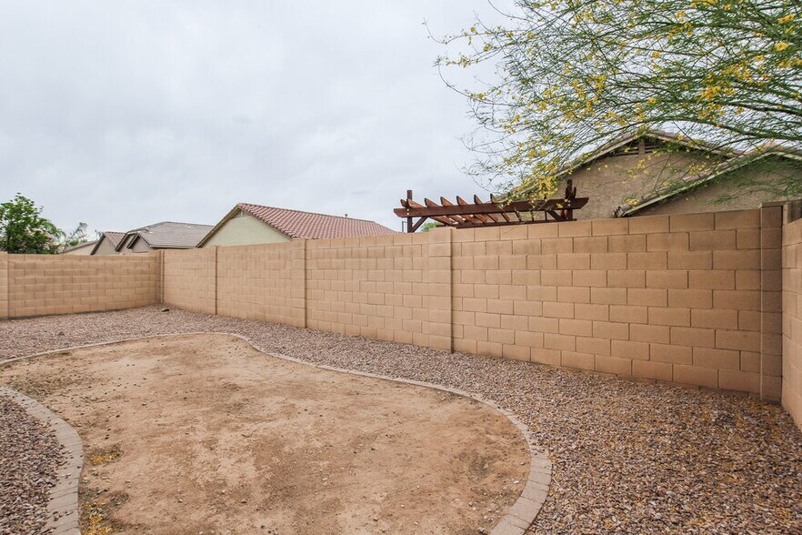 Building Photo - 17722 W Marshall Ln