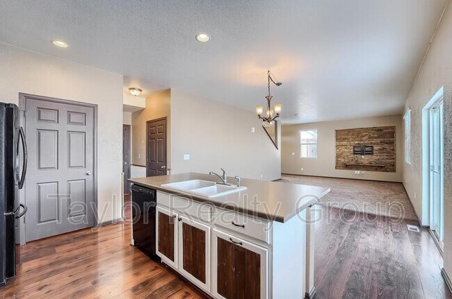 Building Photo - 2273 Saddle Back Ct