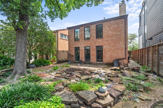 Building Photo - 6215 Westcott St