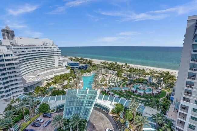 Building Photo - 4401 Collins Ave