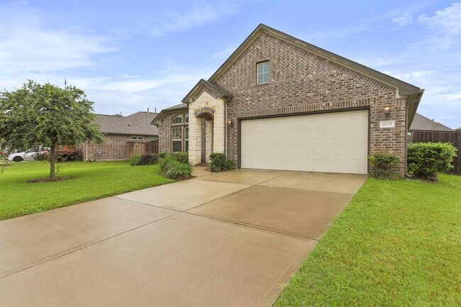 Building Photo - 9735 Stratton Ridge Dr