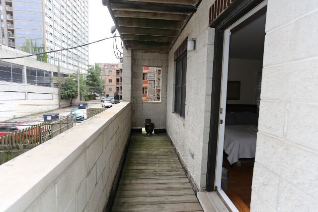 Building Photo - 5125 N Kenmore Ave