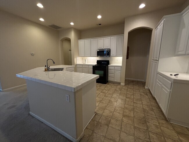 Building Photo - 5513 Goldseive Dr