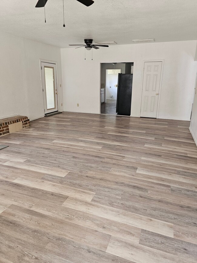 Building Photo - 531 N Pottenger Ave
