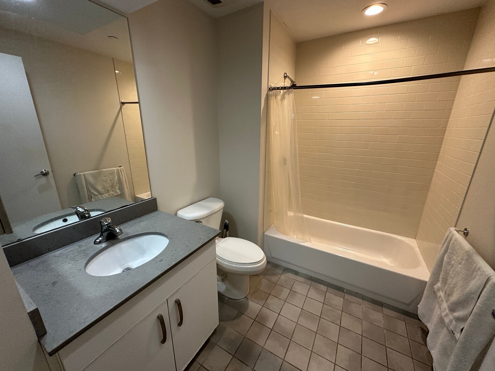 Building Photo - 599 Albany St