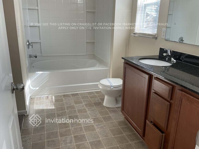 Building Photo - 1052 Sapphire Dr