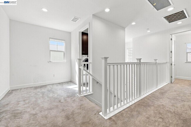 Building Photo - 33 Roccolino Ln