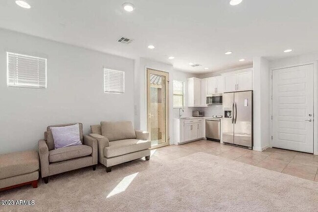 Building Photo - 3741 S 64th Dr