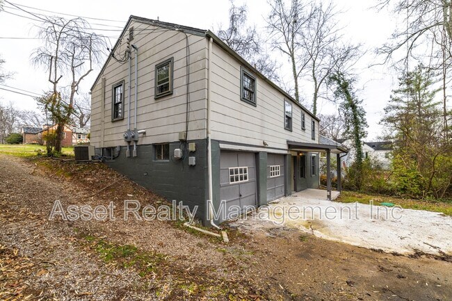 Building Photo - 5501 Lake Shore Dr