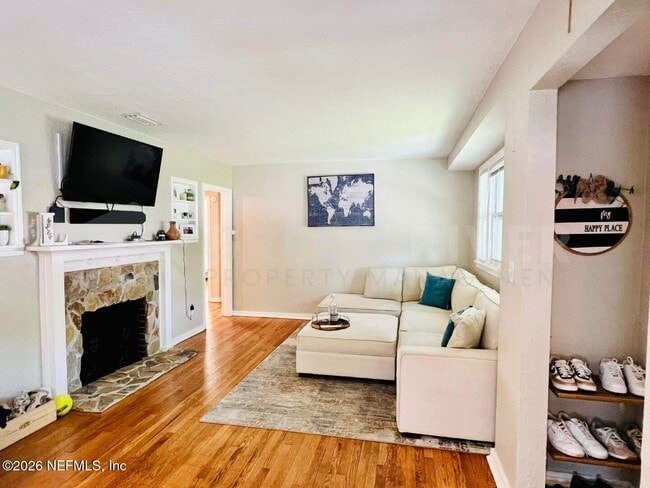 Building Photo - 1503 Parrish Pl