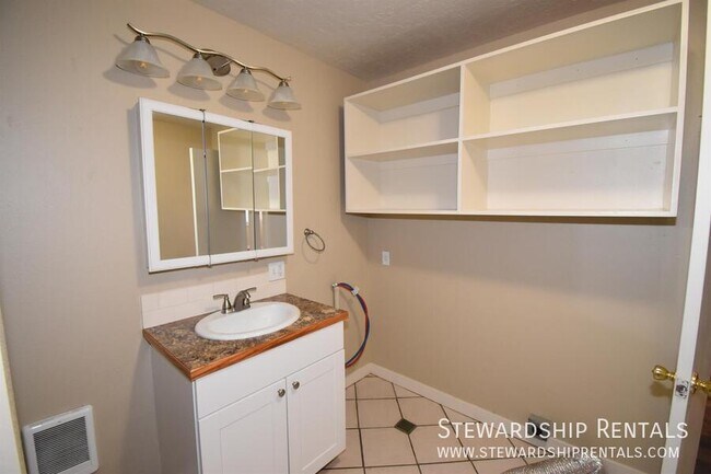 Building Photo - 195 N 9th St