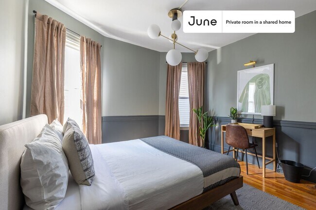 Primary Photo - Private bedroom in 4 bed/1 bath Home