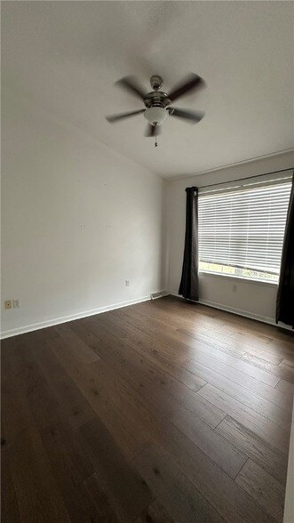 Building Photo - 10519 Timber Edge Dr