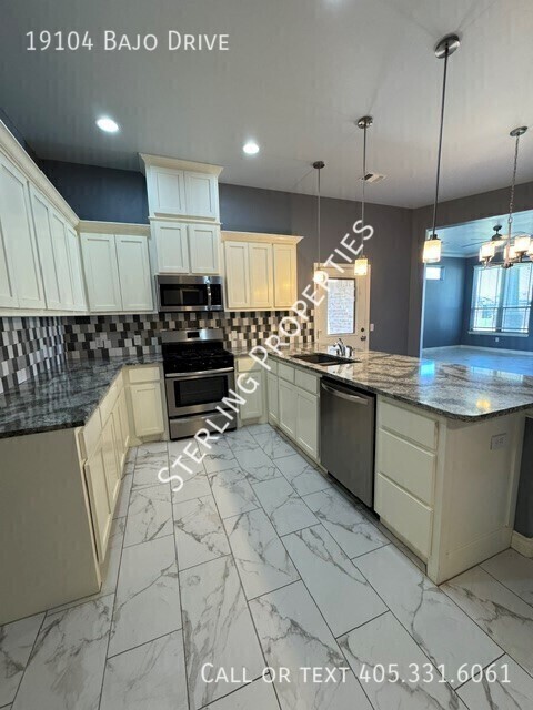 Building Photo - 19104 Bajo Dr
