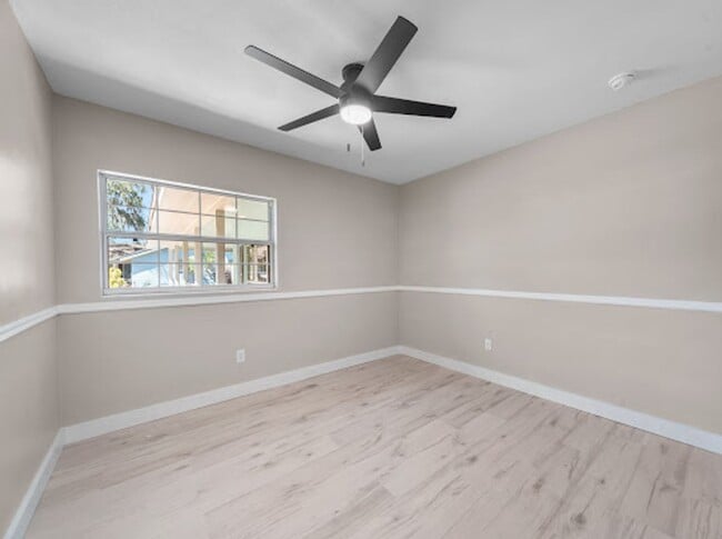 Building Photo - Completely Renovated 3/2 in Lake Conway Es...