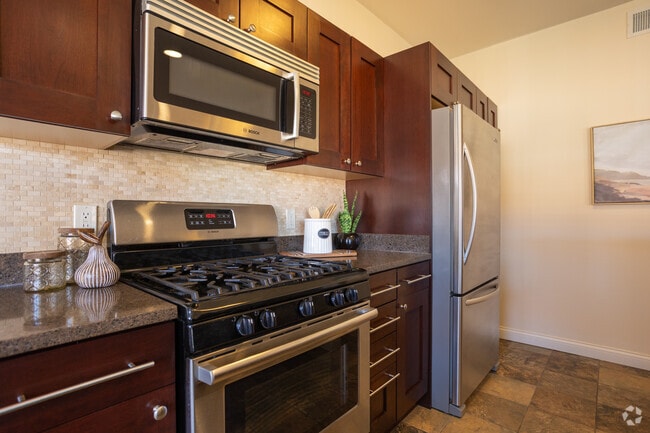 1BR, 1BA - 1,062SF - Kitchen - The Residences at Toscana Park