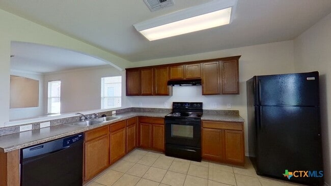 Building Photo - 411 Quail Hollow Dr