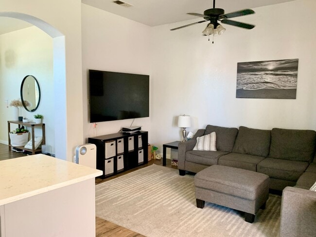 Building Photo - Beautifully Updated Home in Tevis Ranch - ...