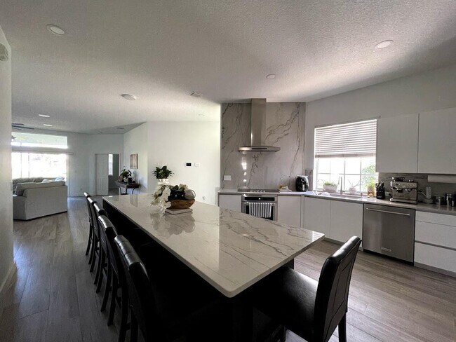 Building Photo - 2591 Country Golf Dr