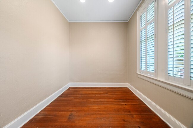 Building Photo - 1253 Magnolia Curve