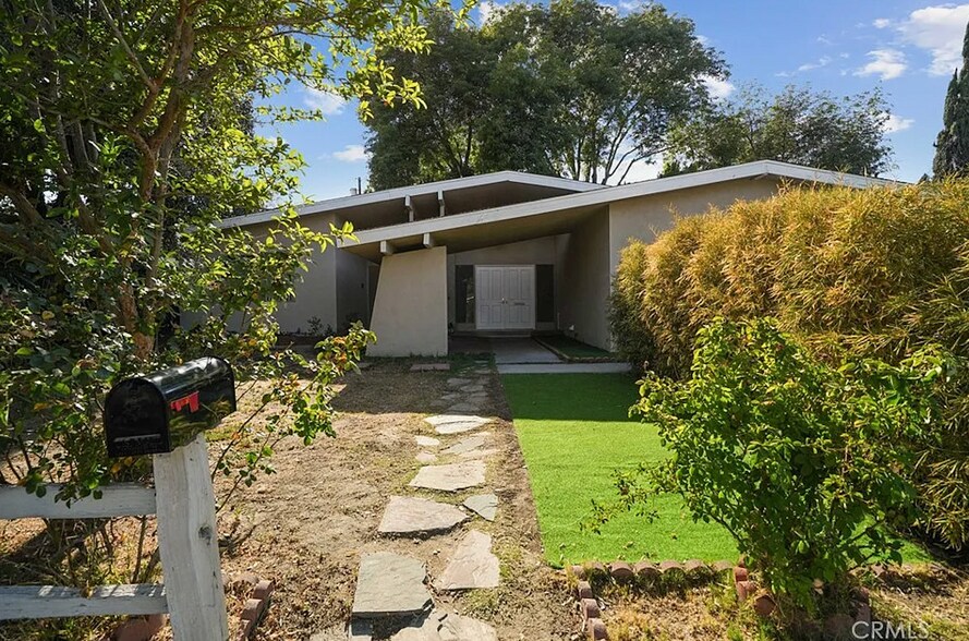 Building Photo - 8763 Lurline Ave